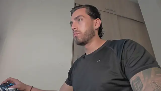 Axel  Blaze online show from 04-14-26, 12:32