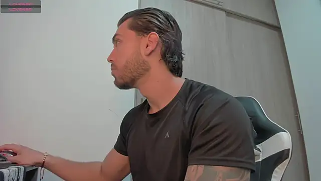 Axel  Blaze online show from 04-15-26, 01:04