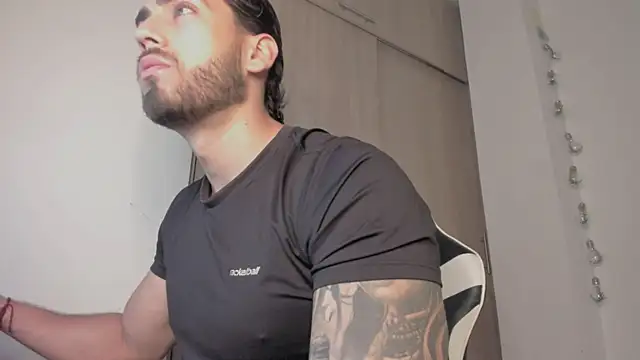 Axel  Blaze online show from 04-20-26, 01:03