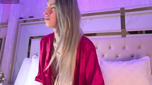 kamilla rossi online show from 04-15-26, 08:09