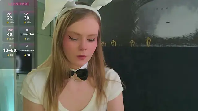 Sophie Peach  online show from 04-10-26, 01:51