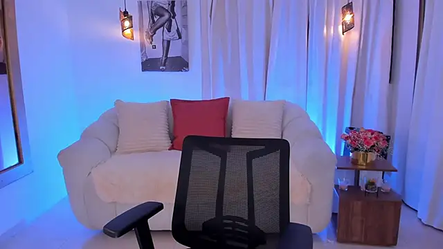 IsabellaLux  online show from 04-10-26, 03:41