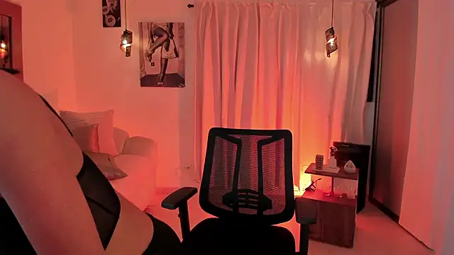 IsabellaLux  online show from 07-14-26, 07:42