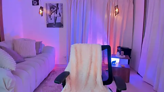 IsabellaLux  online show from 06-28-26, 08:26