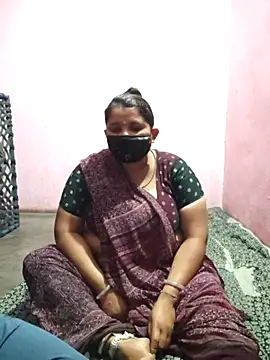 Snapshot of gujjuhotcouple chatting on 04-11-26, 05:49 gujjuhotcouple online show from 04-11-26, 05:49