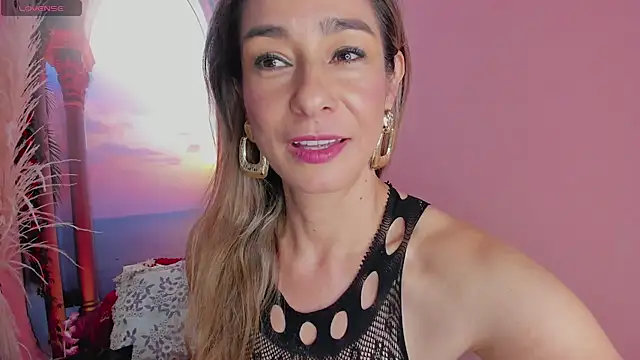Snapshot of Madam_Dalila chatting on 06-25-26, 03:17 Madam Dalila online show from 06-25-26, 03:17