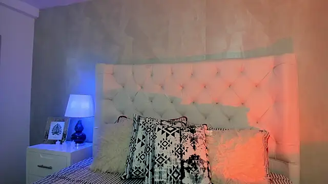 Ivi jones  online show from 03-31-26, 07:16