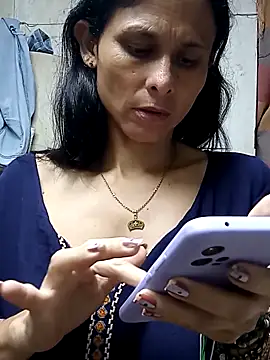 yuliitza4 online show from 03-18-26, 01:24