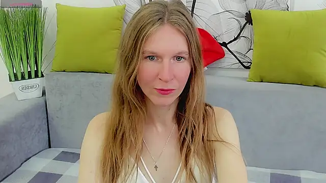 Mira XOo online show from 04-14-26, 02:00