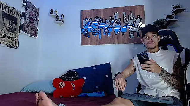 AdamsDvi online show from 04-10-26, 02:24