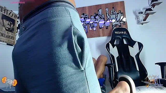 AdamsDvi online show from 03-10-26, 02:43