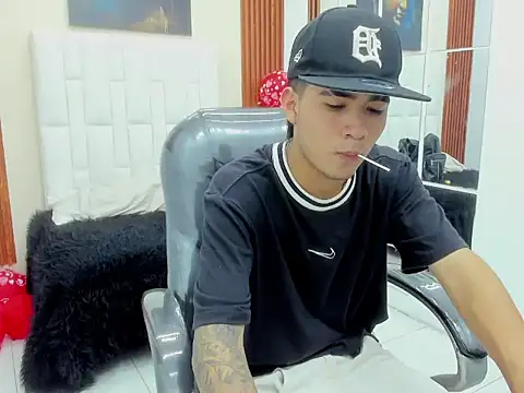 Snapshot of Thiago_collinss chatting on 02-27-26, 10:09 Thiago collinss online show from 02-27-26, 10:09