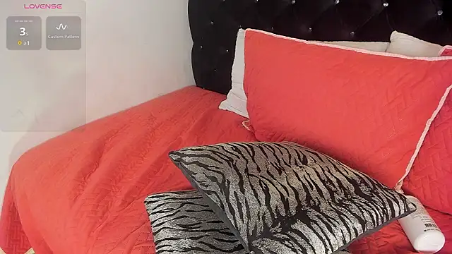 Snapshot of Chloe_rose_1 chatting on 02-25-26, 12:22 Chloe rose 1 online show from 02-25-26, 12:22