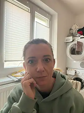 Snapshot of FitAnna chatting on 02-28-26, 01:22 FitAnna online show from 02-28-26, 01:22