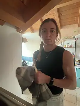 Snapshot of FitAnna chatting on 03-02-26, 02:57 FitAnna online show from 03-02-26, 02:57