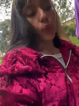 Snapshot of Sara_92 chatting on 03-10-26, 05:06 Sara 92 online show from 03-10-26, 05:06