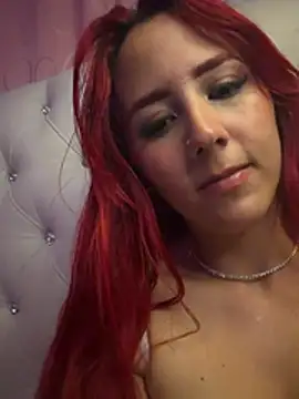 Snapshot of kisscherry8 chatting on 06-11-26, 03:58 kisscherry8 online show from 06-11-26, 03:58