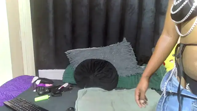 trixiey8 online show from 04-07-26, 06:32