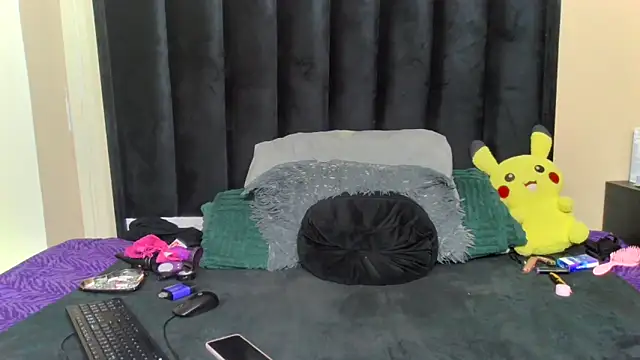 trixiey8 online show from 03-27-26, 01:14