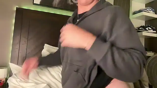 Snapshot of STICKYPENIS chatting on 02-27-26, 04:12 STICKYPENIS online show from 02-27-26, 04:12