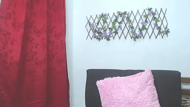 Snapshot of Assly_Love chatting on 06-05-26, 10:48 Assly Love online show from 06-05-26, 10:48
