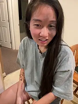 Snapshot of Asianxx chatting on 03-04-26, 05:04 Asianxx online show from 03-04-26, 05:04