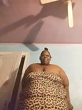 Pinkchocolatebbw online show from 03-12-26, 06:17