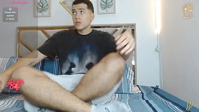 oliver   saint online show from 04-12-26, 11:08