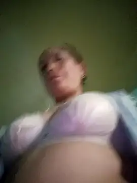 Snapshot of JenyLy68 chatting on 03-01-26, 04:12 JenyLy68 online show from 03-01-26, 04:12