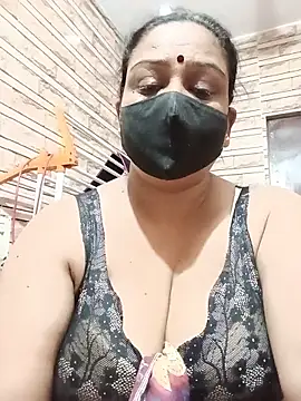 Snapshot of Rashmi_89 chatting on 06-08-26, 11:11 Rashmi 89 online show from 06-08-26, 11:11