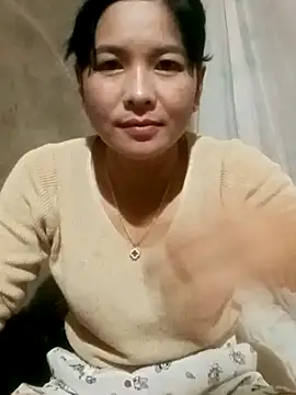 Snapshot of rinrin7700 chatting on 05-11-26, 03:29 rinrin7700 online show from 05-11-26, 03:29