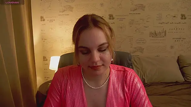 Glow Margo online show from 06-12-26, 01:14