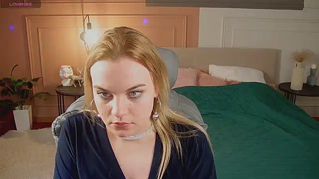 Glow Margo online show from 03-27-26, 01:03