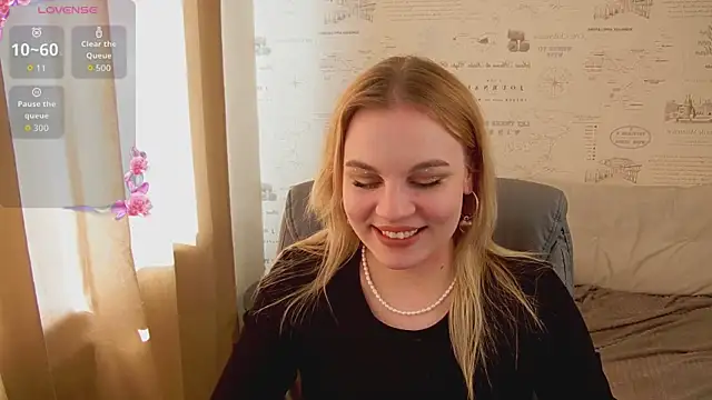 Glow Margo online show from 06-19-26, 01:11