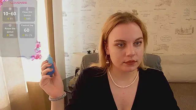 Glow Margo online show from 06-15-26, 01:17