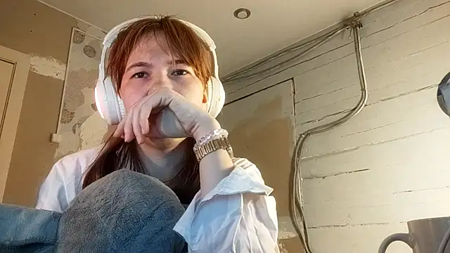 Snapshot of DinaFirebird chatting on 02-26-26, 11:43 DinaFirebird online show from 02-26-26, 11:43