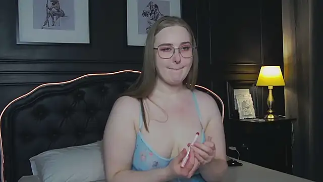 Snapshot of AprilHudson chatting on 05-03-26, 05:01 AprilHudson online show from 05-03-26, 05:01