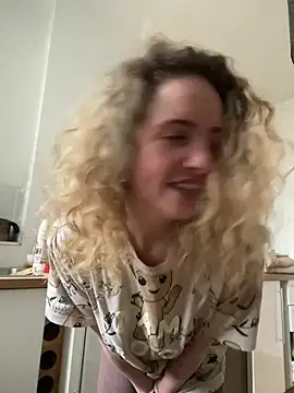 Snapshot of curlyirishgirl chatting on 02-26-26, 05:02 curlyirishgirl online show from 02-26-26, 05:02