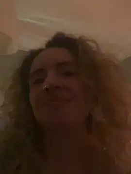 Snapshot of curlyirishgirl chatting on 02-25-26, 10:09 curlyirishgirl online show from 02-25-26, 10:09