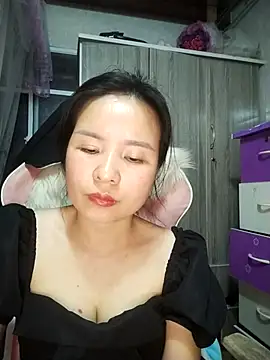 Ivy Trix2 online show from 04-04-26, 03:07