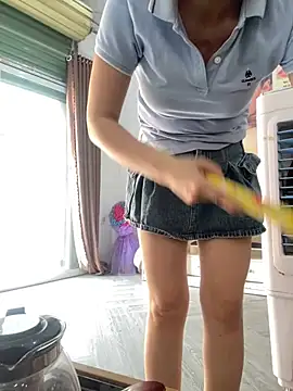 Ivy Trix2 online show from 04-16-26, 08:04