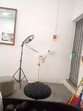 Ivy Trix2 online show from 04-09-26, 09:59