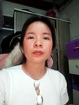 Ivy Trix2 online show from 03-17-26, 01:58