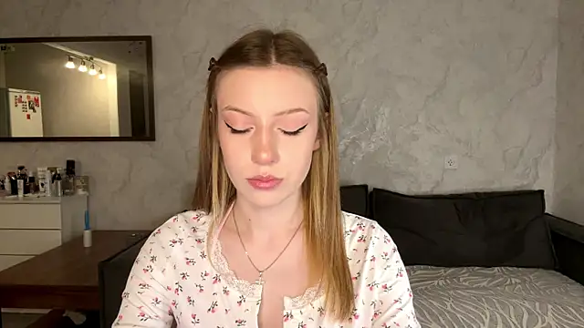 Rosalielue online show from 06-20-26, 06:02