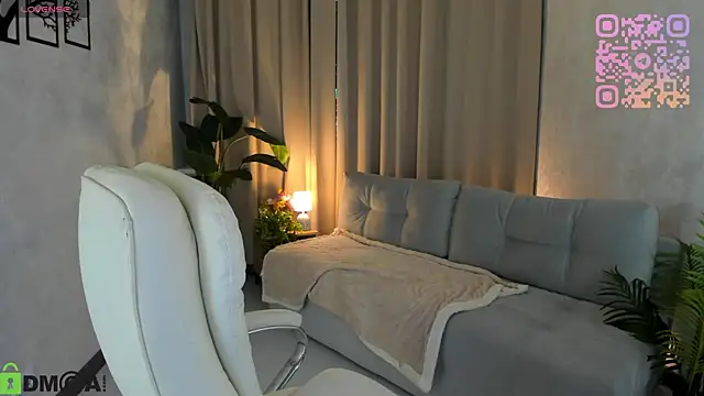 Snapshot of serinella_ chatting on 05-27-26, 01:29 serinella online show from 05-27-26, 01:29