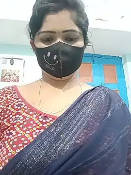 Snapshot of Hey__honey chatting on 07-15-26, 11:28 Hey honey online show from 07-15-26, 11:28