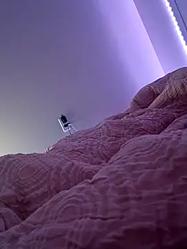 Snapshot of Averyleig chatting on 02-25-26, 01:00 Averyleig online show from 02-25-26, 01:00