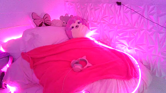 Moongirl117 online show from 02-28-26, 04:39