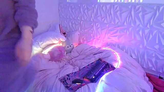 Moongirl117 online show from 03-03-26, 05:25