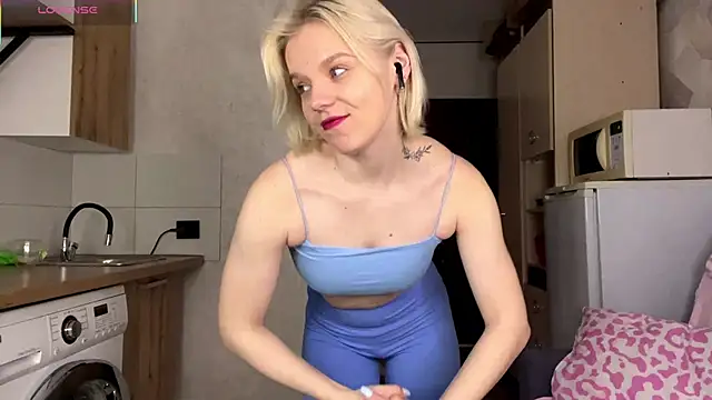 Snapshot of ScarlettKaty chatting on 03-02-26, 04:35 ScarlettKaty online show from 03-02-26, 04:35